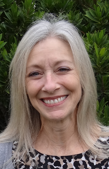 Laurie Barnes headshot